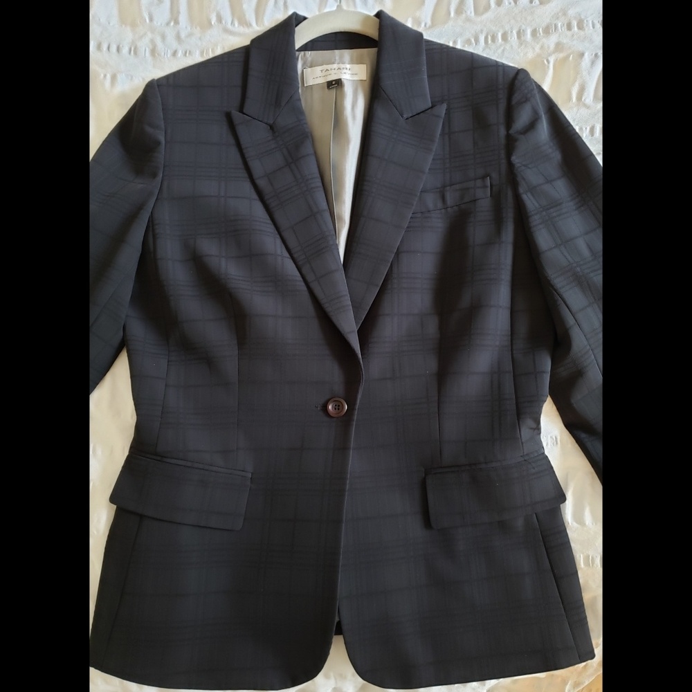Tahari Blazer